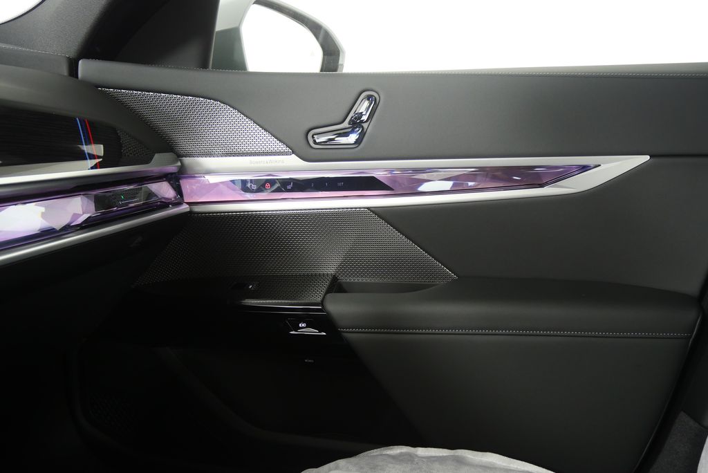 Thumbnail: 2026 BMW 7 Series - 22