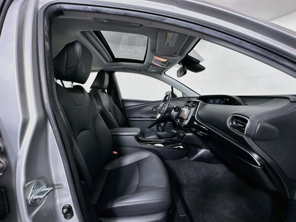 Thumbnail: 2016 Toyota Prius - 27