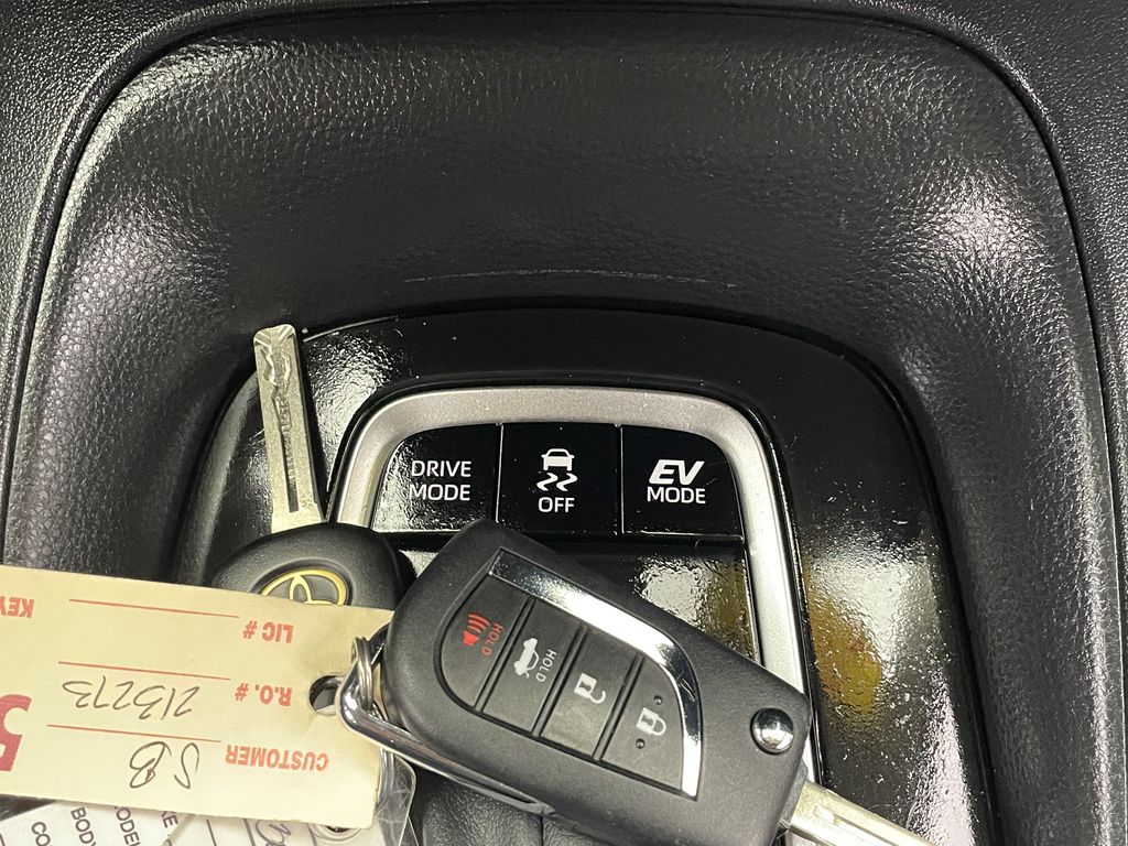 2023 Toyota Corolla LE 28