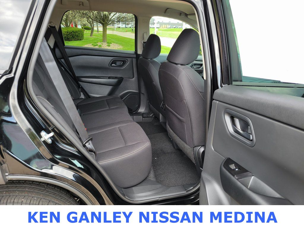 2025 Nissan Rogue S photo