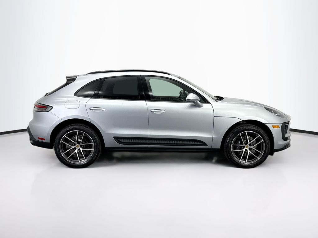 Thumbnail: 2026 Porsche Macan - 8
