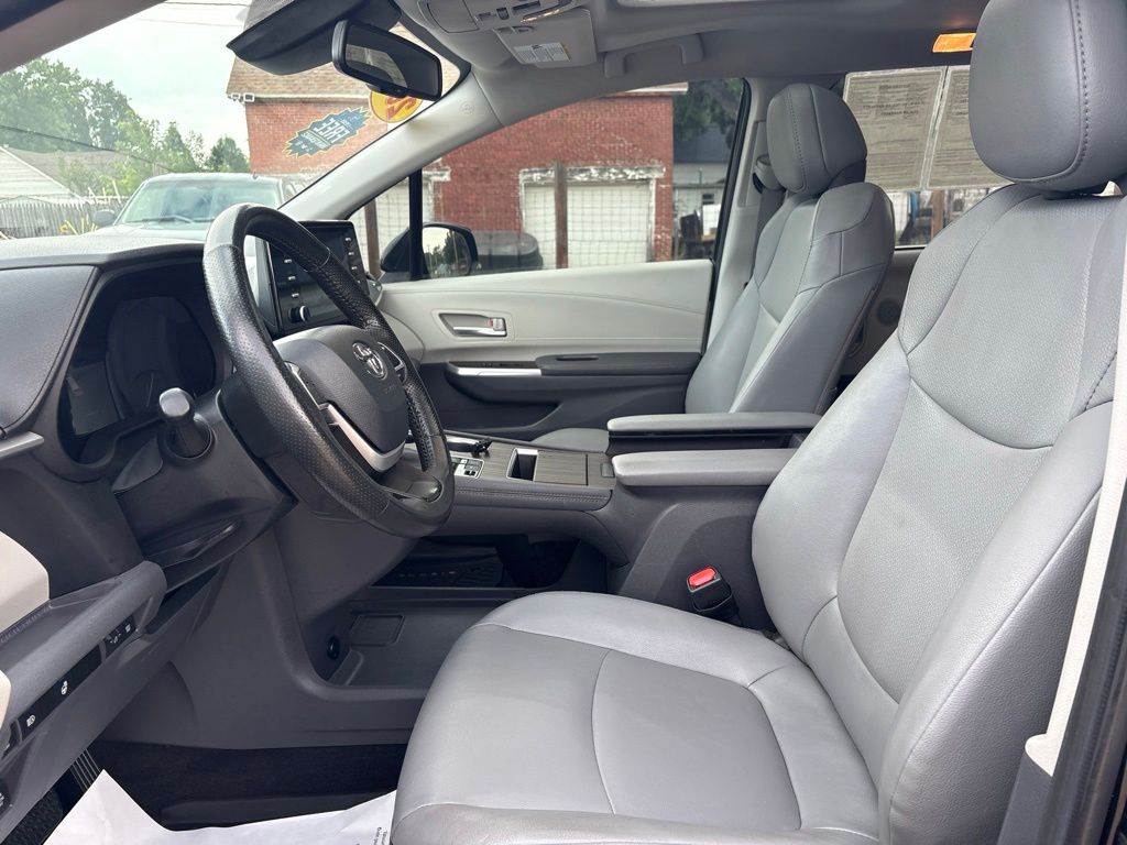 Used 2024 Toyota Sienna Van