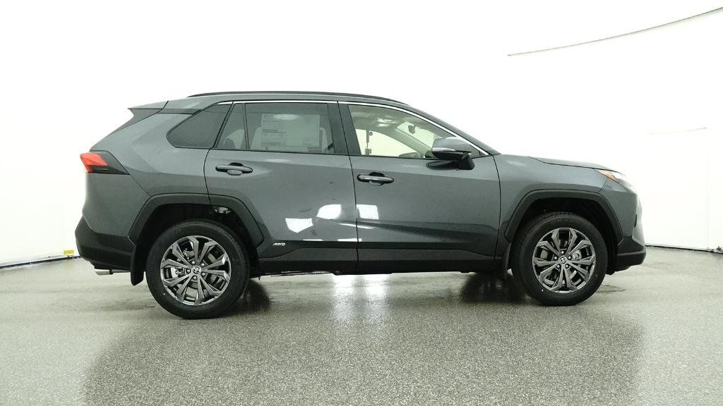 Thumbnail: 2025 Toyota RAV4 - 17