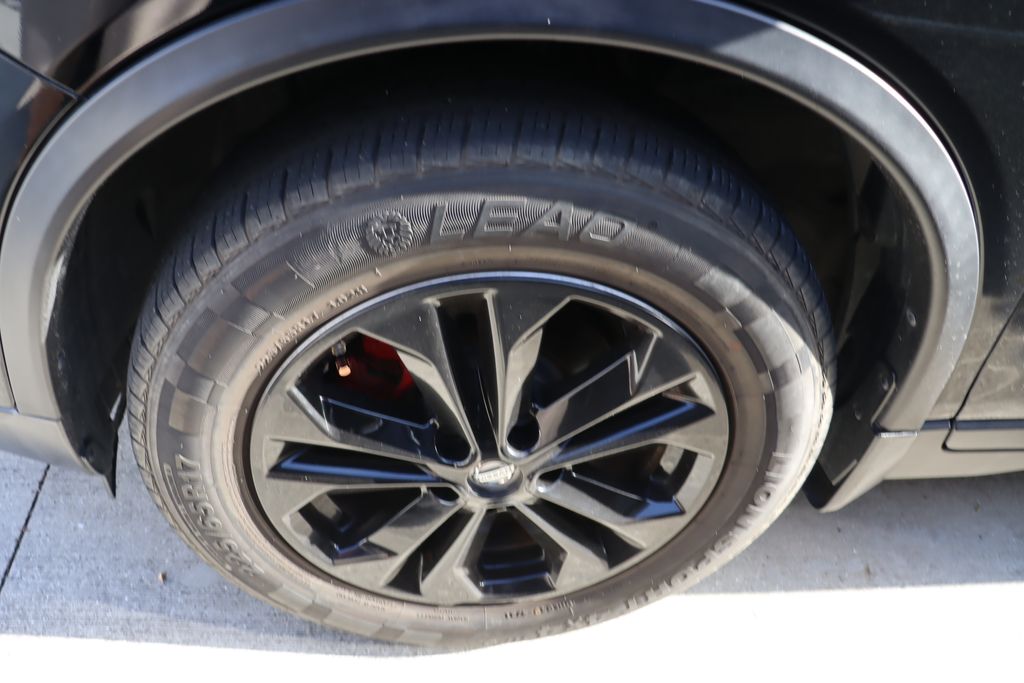 2015 Nissan Rogue SV 4