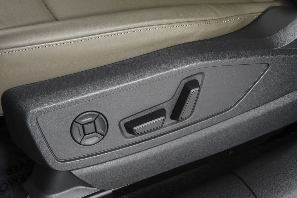 Thumbnail: 2025 Audi Q5 - 23