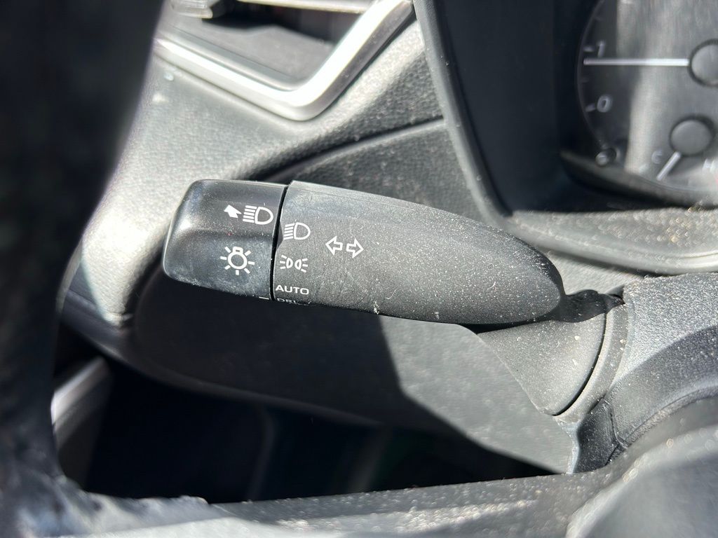 Thumbnail: 2023 Toyota Corolla Cross - 21