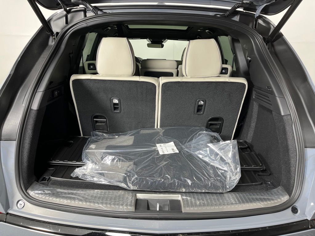 Thumbnail: 2026 Acura MDX - 29