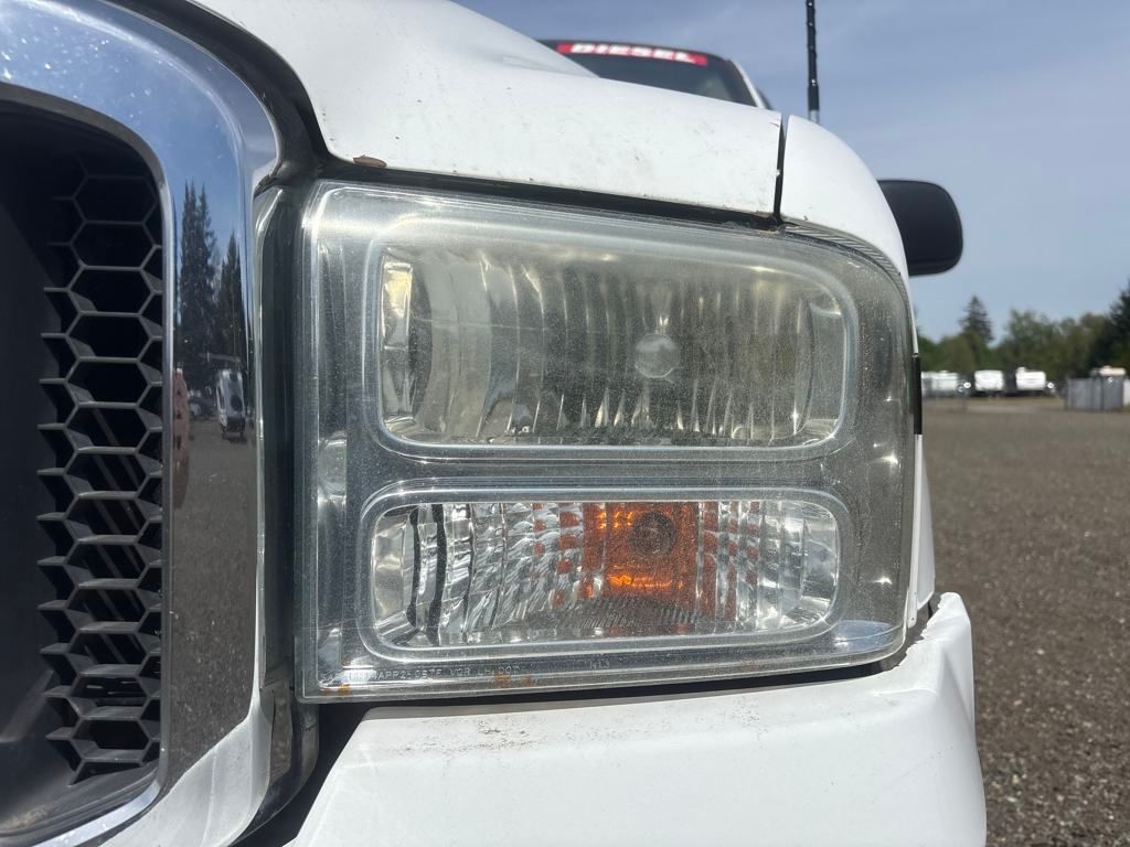2005 Oxford White Ford Super Duty F-250 XLT 4X4 Truck