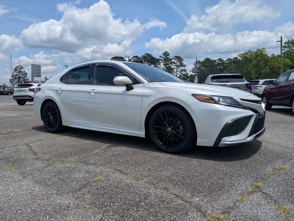 2022 Toyota Camry Hybrid XSE FWD