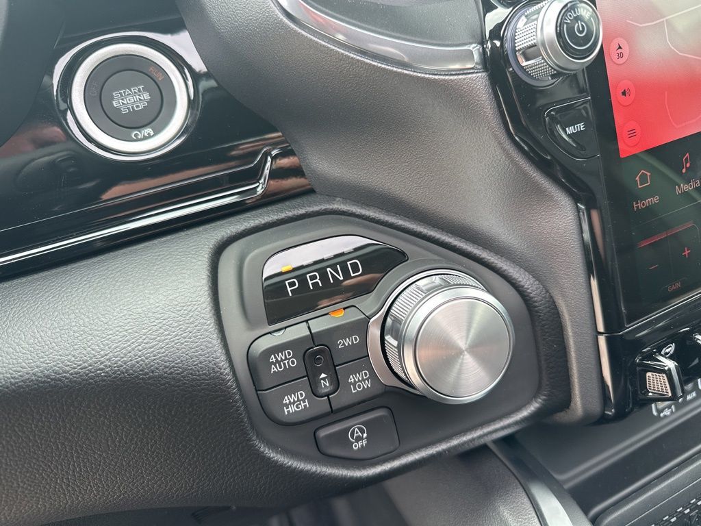 2025 Ram 1500 Laramie photo 26