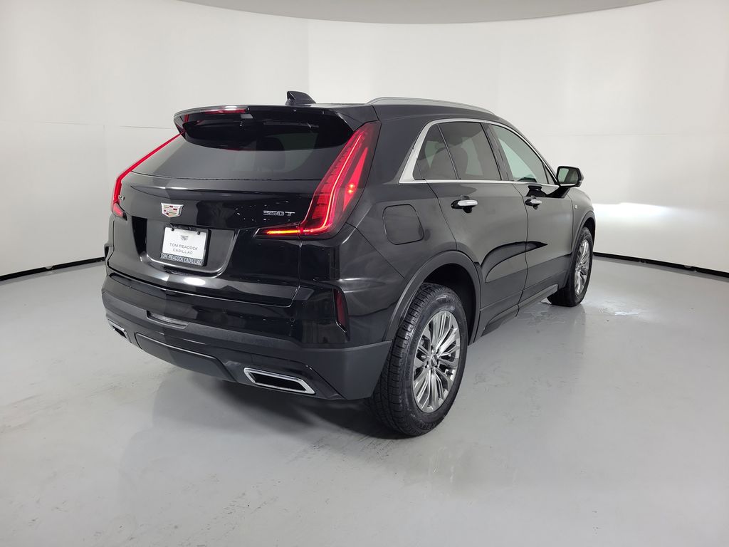 2025 Cadillac XT4 Premium Luxury - 3