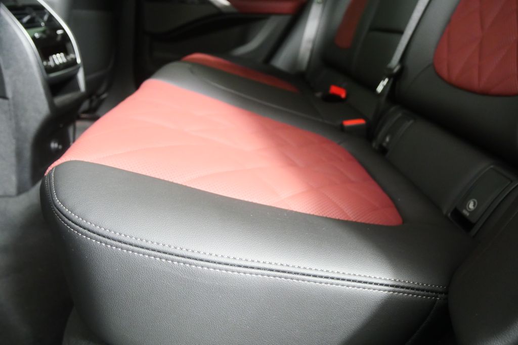 Thumbnail: 2026 BMW X6 - 15