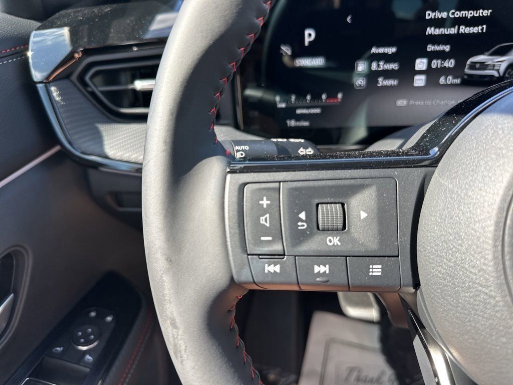 2025 Aspen White Tricoat Nissan Kicks SR FWD SUV