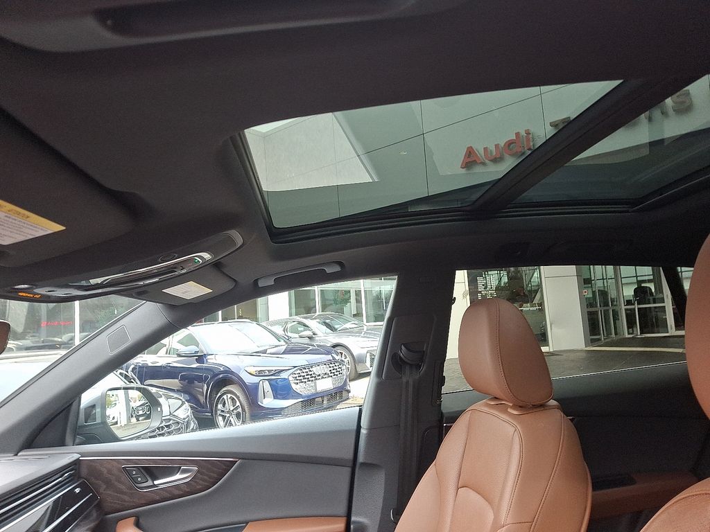 Thumbnail: 2020 Audi Q8 - 14