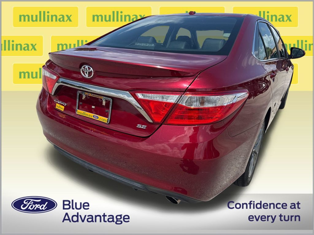 Certified Used 2017  Toyota SE image 4