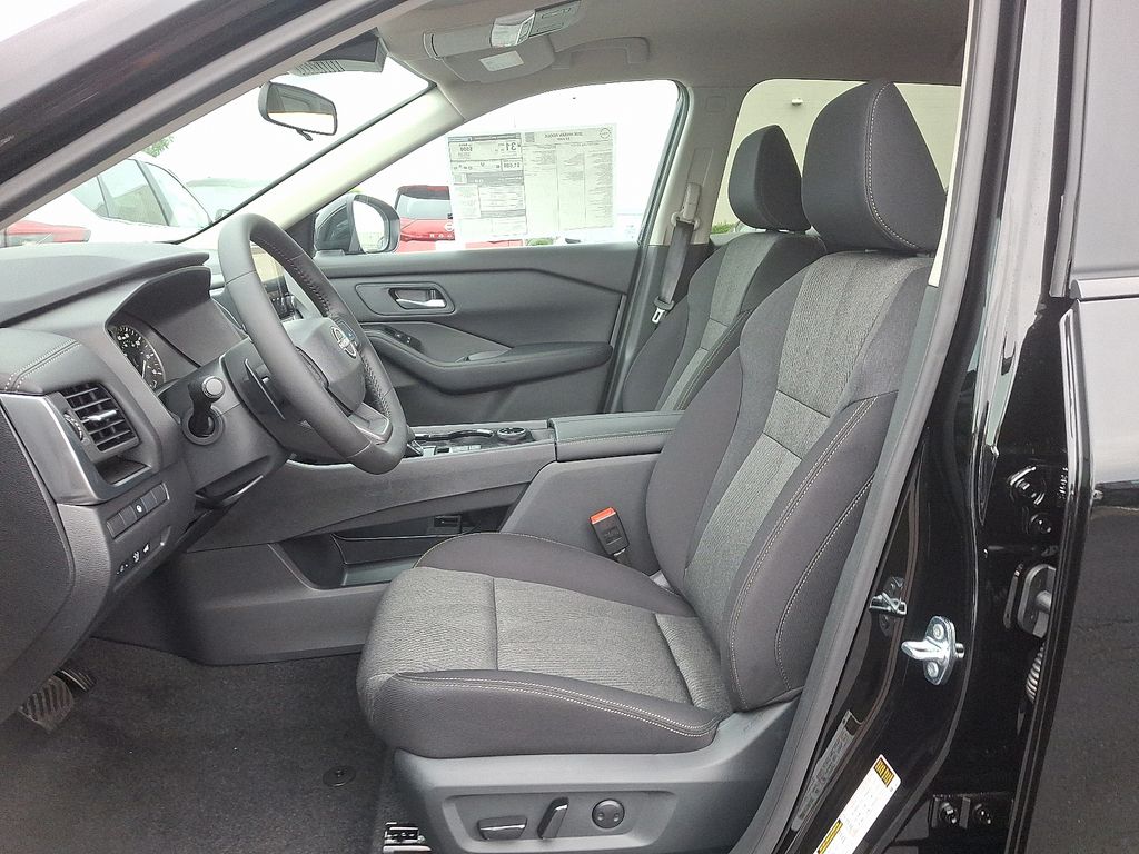 Thumbnail: 2026 Nissan Rogue - 5