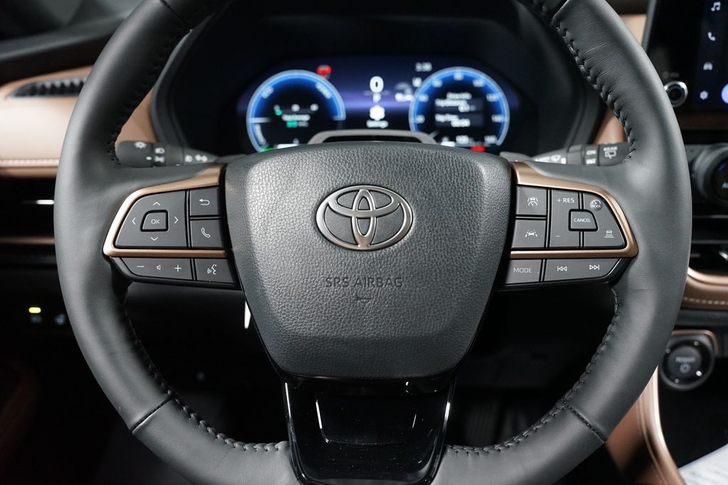 Thumbnail: 2026 Toyota Grand Highlander - 12