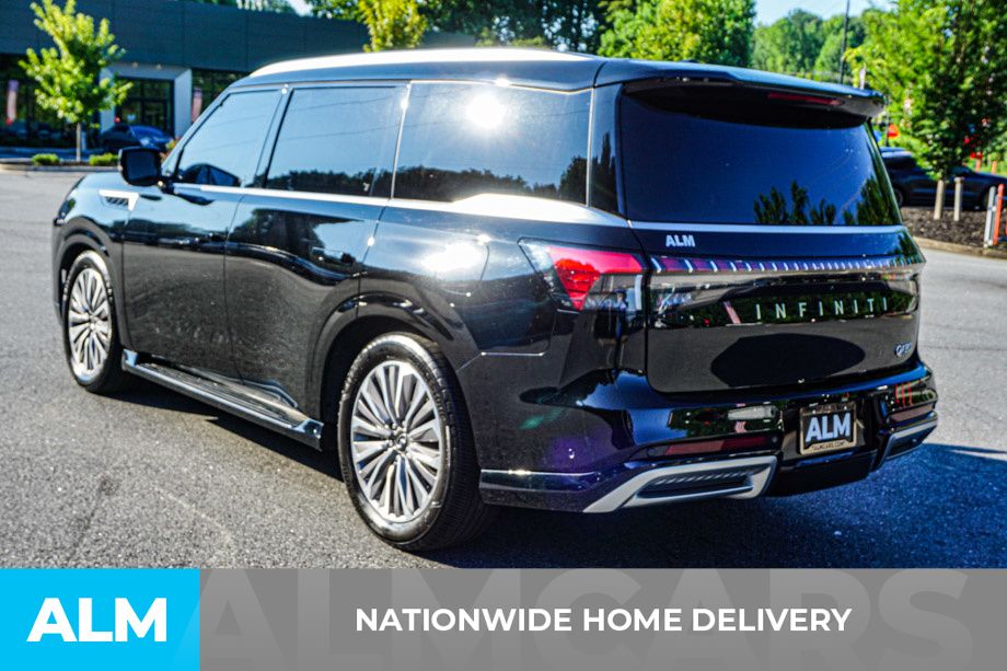 Used 2025 Black INFINITI LUXE image 5