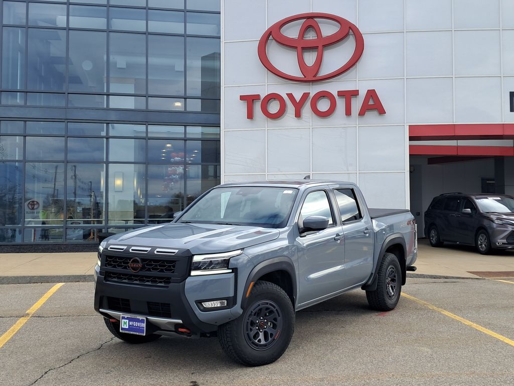 2025 Nissan Frontier PRO-4X Crew Cab 4WD