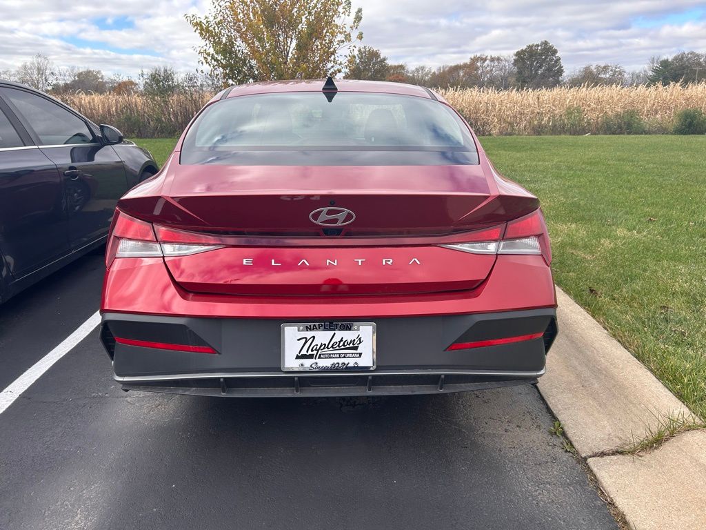 2024 Hyundai Elantra SEL 4