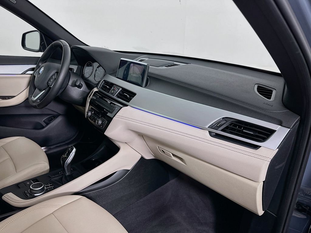 Thumbnail: 2020 BMW X1 - 30