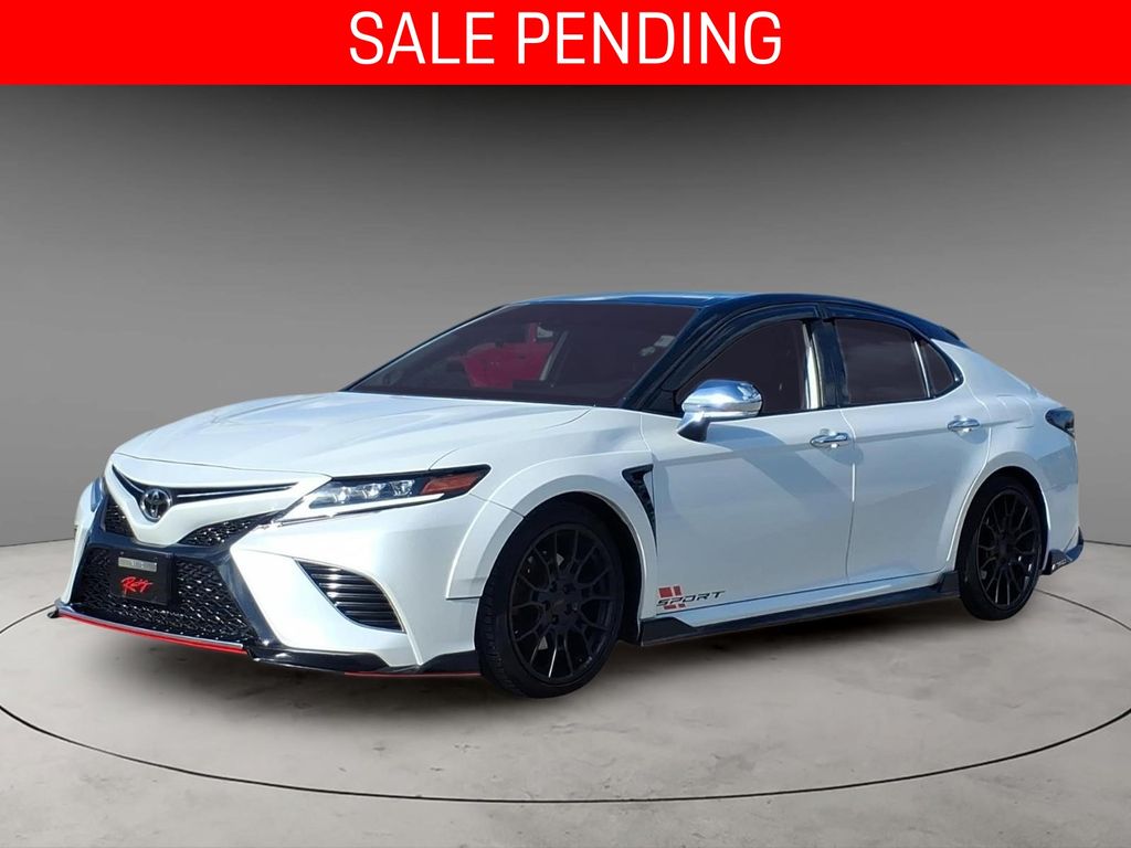 Wind Chill Pearl/Midnight Black Metallic 2021 Toyota Camry Sedan Front-Wheel Drive 8-Speed Automatic
