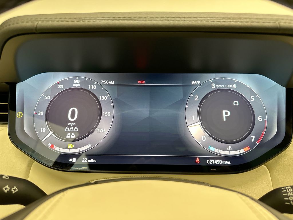 2023 Land Rover Range Rover SE 18