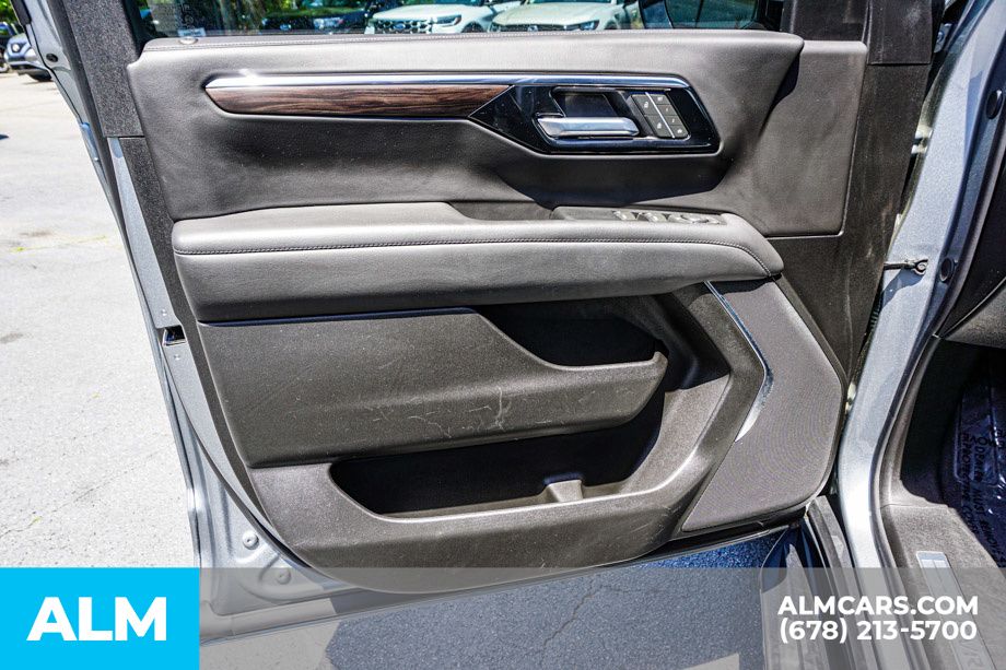 Used 2025 Gray Chevrolet LT image 49