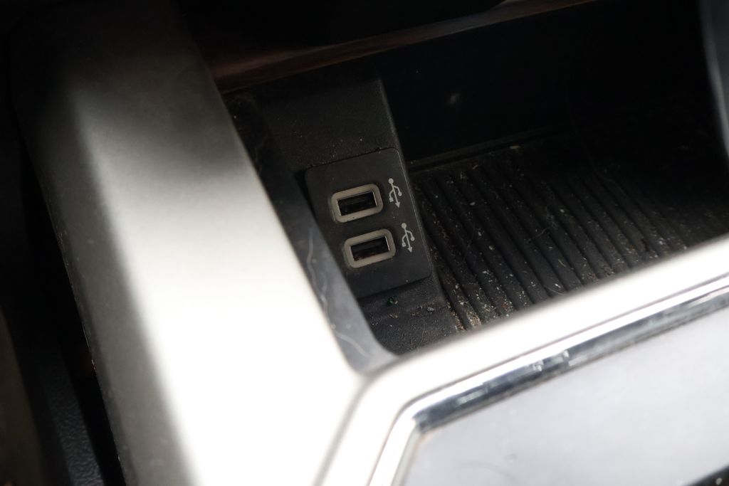 2019 Ford F-150 Lariat 28