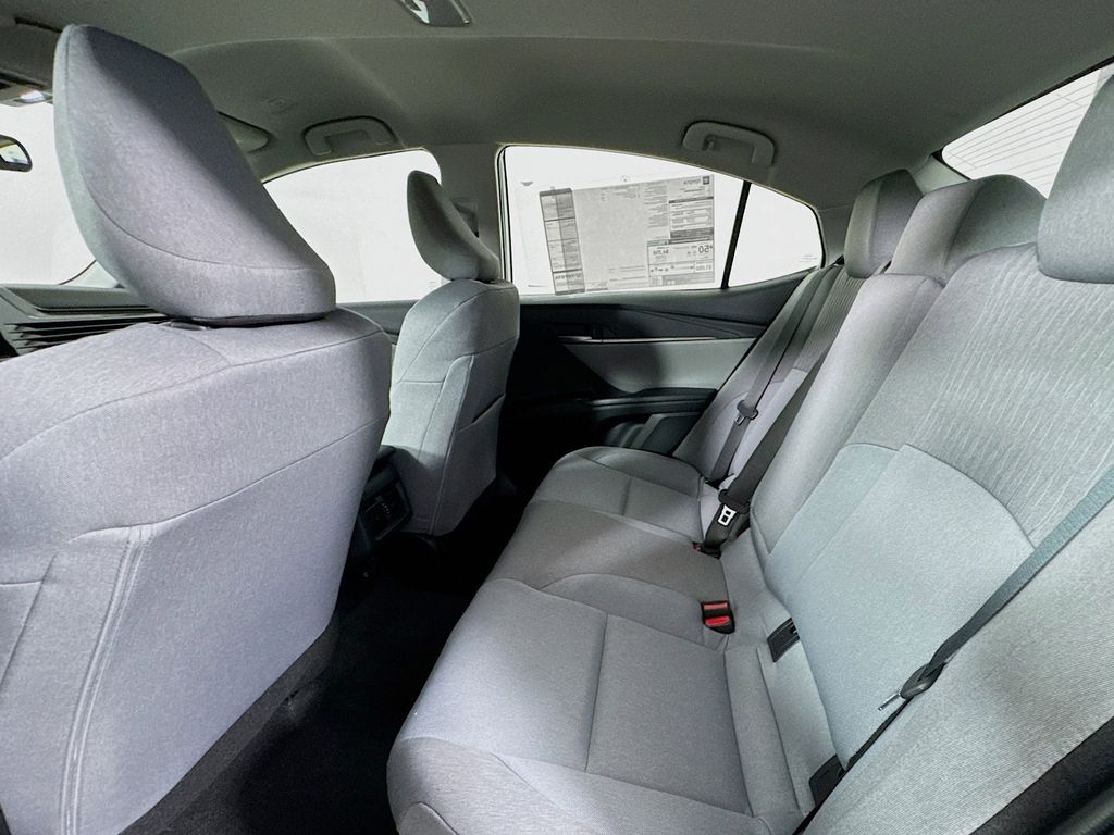 2026 Toyota Camry LE - Photo 18