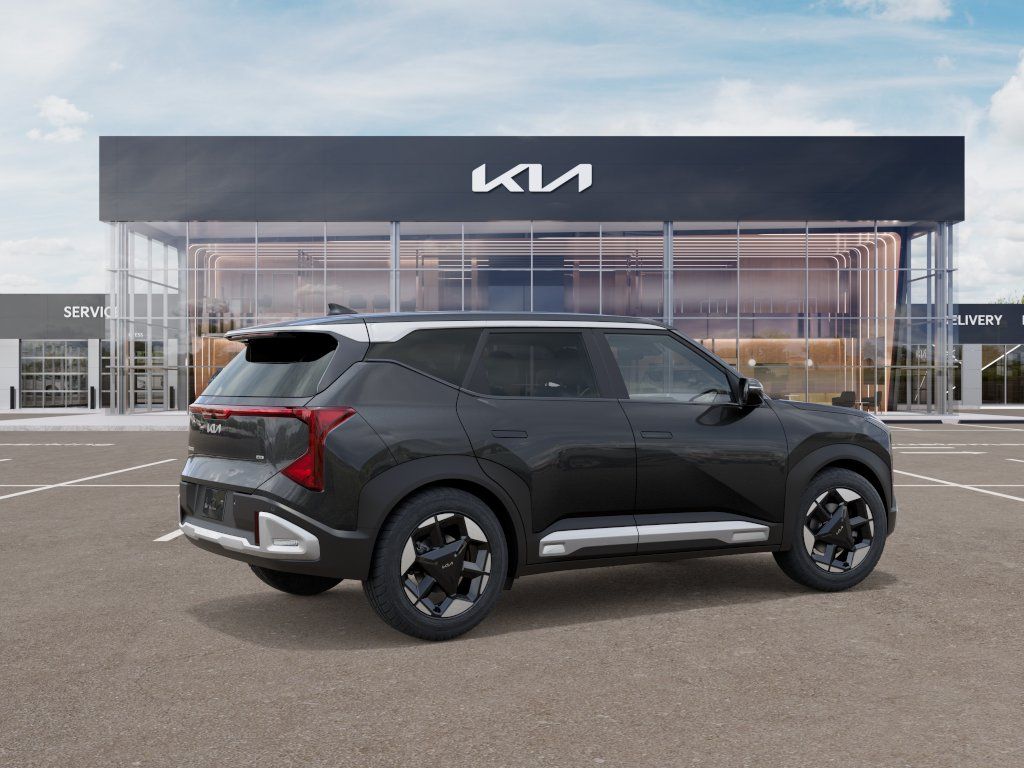 2027 Interstellar Gray Kia Seltos S AWD SUV