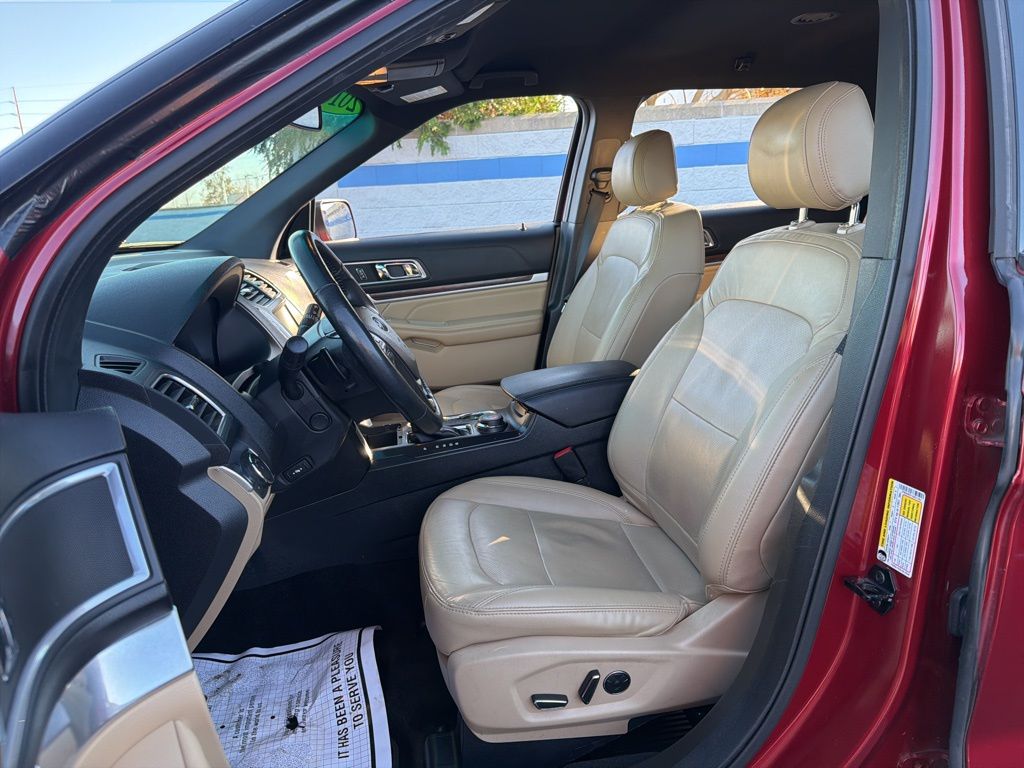 Thumbnail: 2016 Ford Explorer - 17