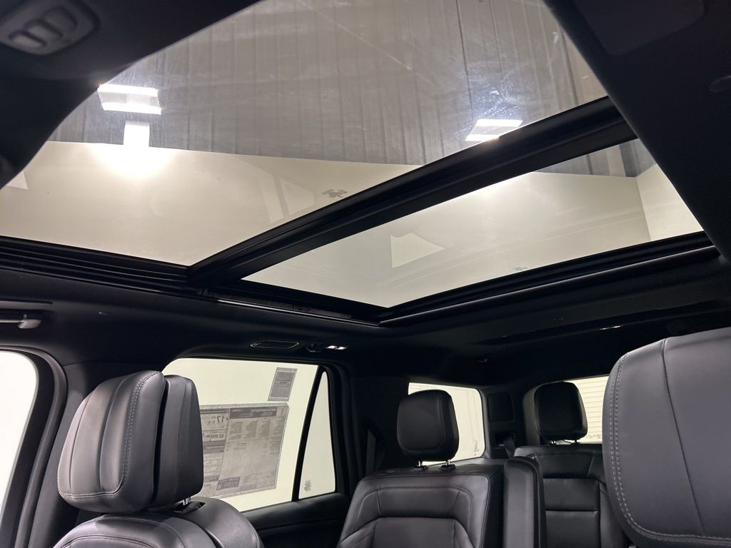 new 2026 Lincoln Navigator car, priced at $106,480