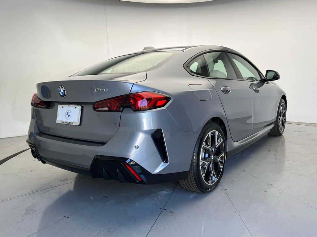 Thumbnail: 2026 BMW 2 Series - 3