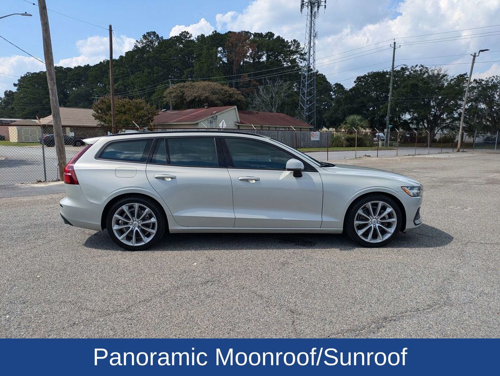 2020 Volvo V60 T5 Momentum