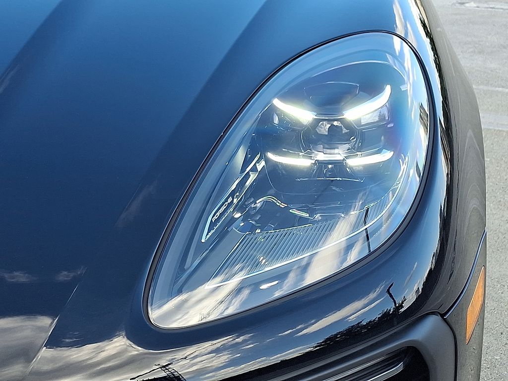 Thumbnail: 2025 Porsche Macan - 13