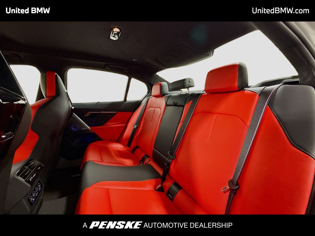 Thumbnail: 2026 BMW M5 - 12