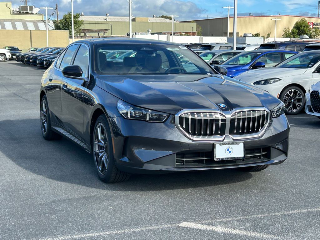 Thumbnail: 2026 BMW 5 Series - 7