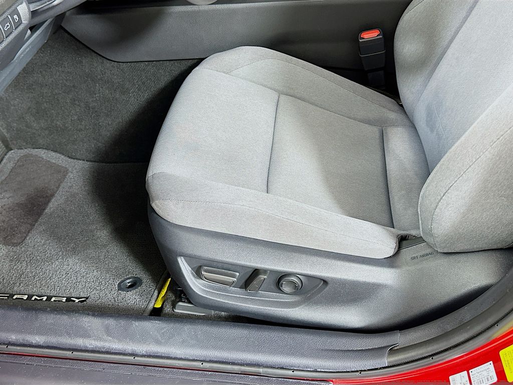 Thumbnail: 2025 Toyota Camry - 19