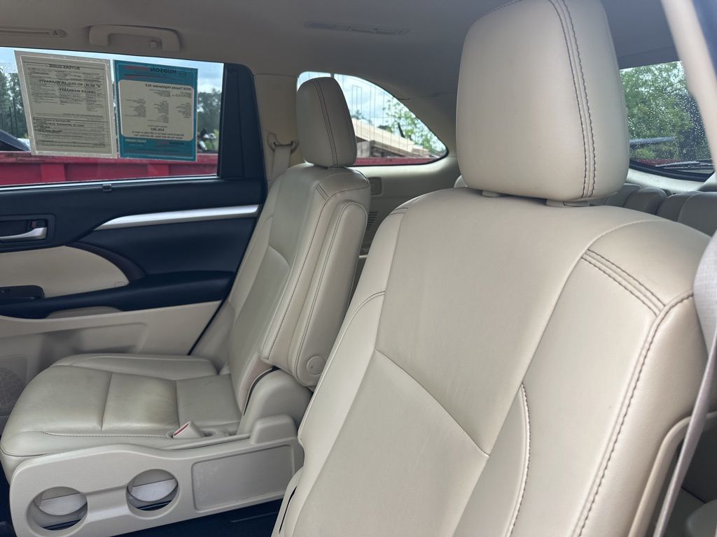 2019 Predawn Gray Mica Toyota Highlander XLE FWD SUV