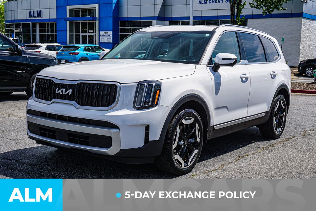 Used 2024 White Kia EX image 3