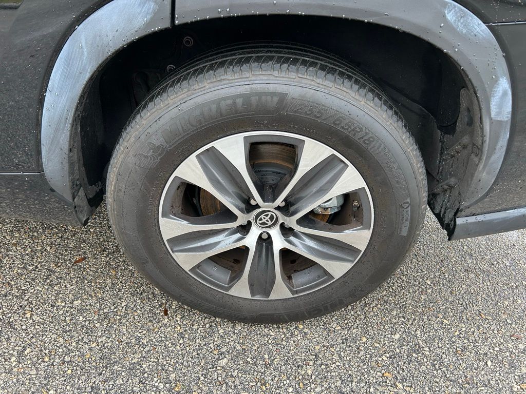 Thumbnail: 2024 Toyota Highlander - 9