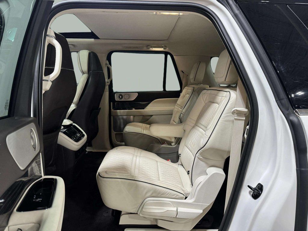 Certified Used 2021 Pristine White Lincoln Black Label image 25