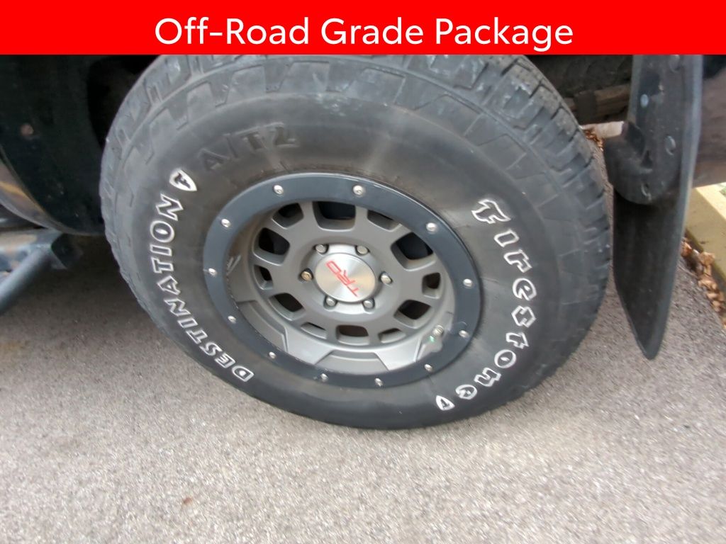 View vehicle photo 5