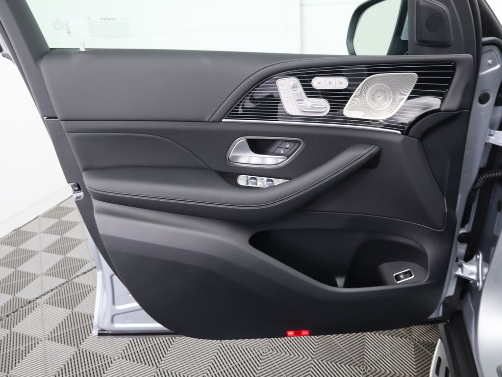 Thumbnail: 2026 Mercedes-Benz GLE - 25