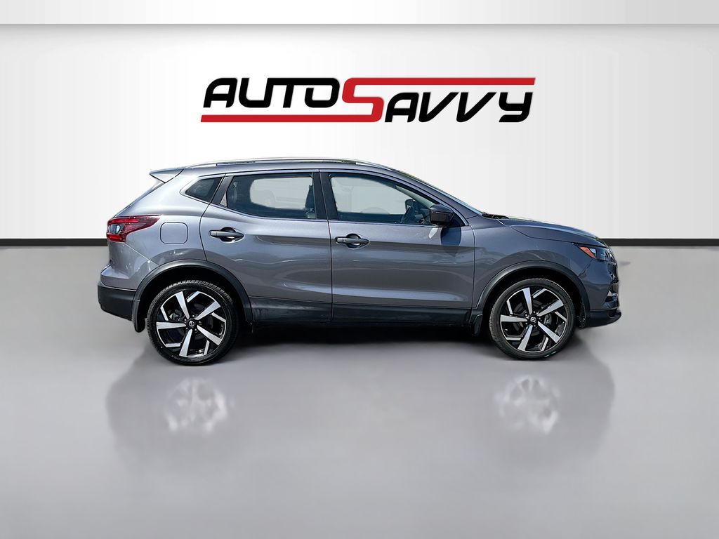 Used 2022 Gray Nissan SL image 8