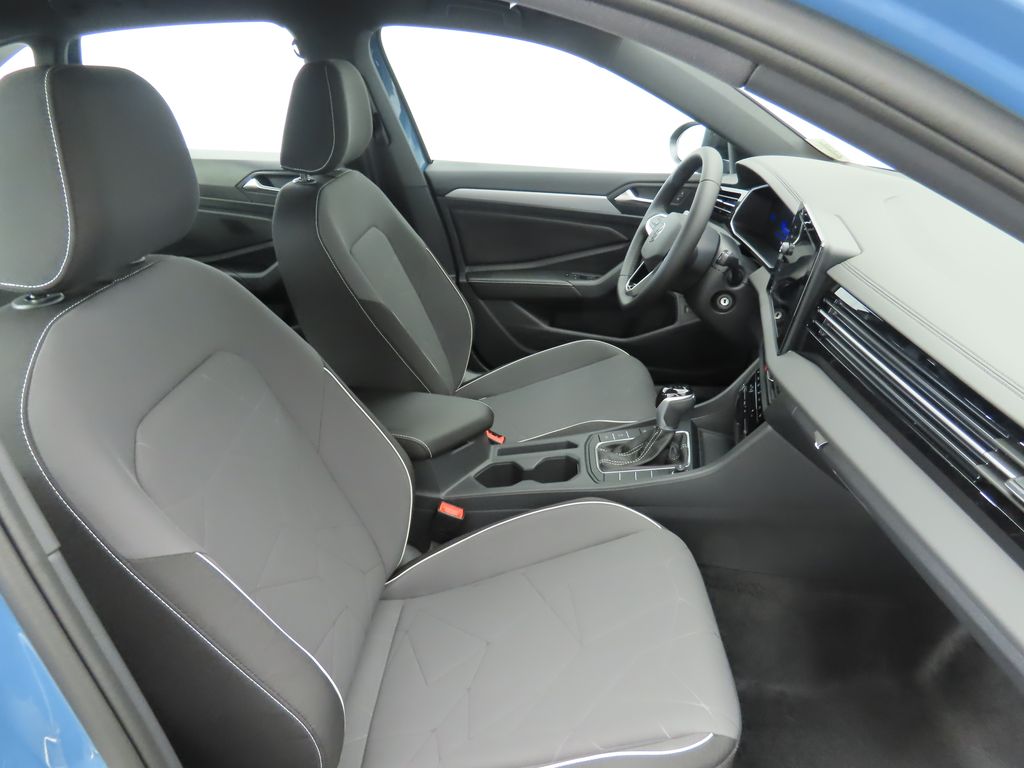 Thumbnail: 2025 Volkswagen Jetta - 21
