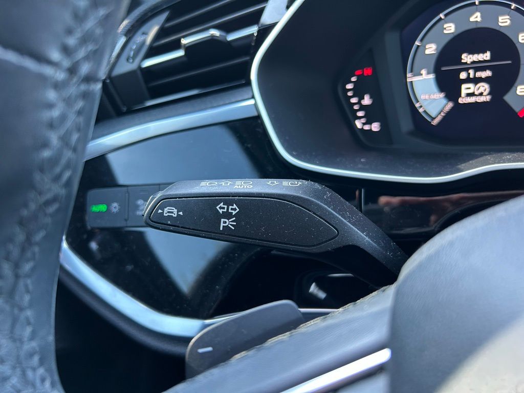 Thumbnail: 2022 Audi Q3 - 22