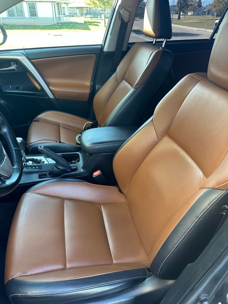 Thumbnail: 2018 Toyota RAV4 - 4