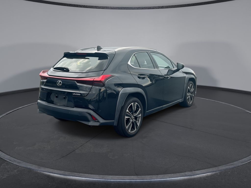 Thumbnail: 2021 Lexus UX - 2
